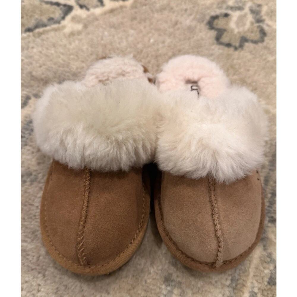 UGG Girl's Cozy II Slippers Chestnut Sz 10c